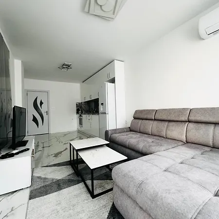 Siyana * וליקו טורנובו